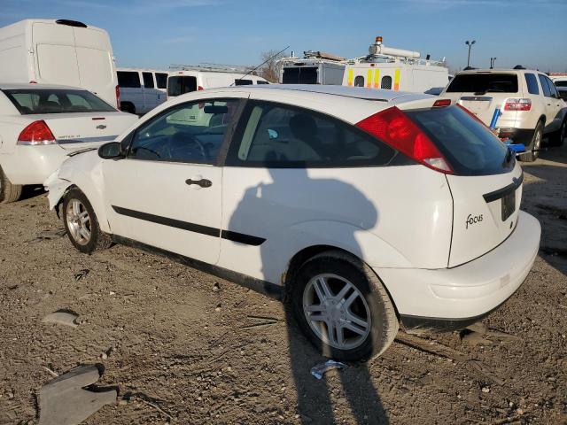 3FAHP313XYR180145 - 2000 FORD FOCUS ZX3 WHITE photo 2