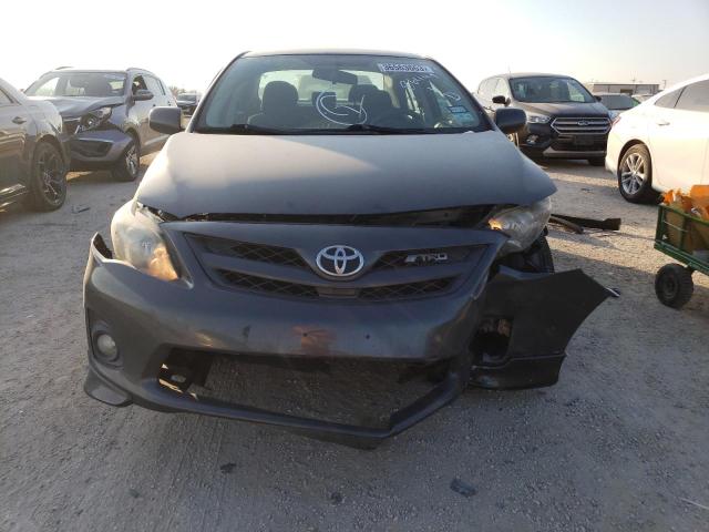 5YFBU4EE0DP162666 - 2013 TOYOTA COROLLA BASE GRAY photo 5