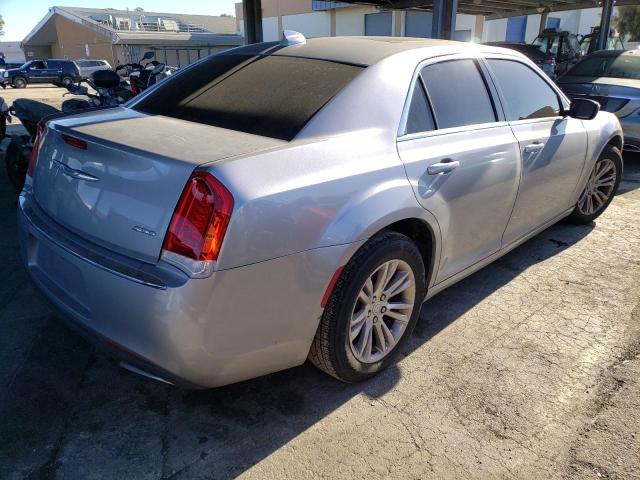 2C3CCAAG7HH544268 - 2017 CHRYSLER 300 LIMITED SILVER photo 3