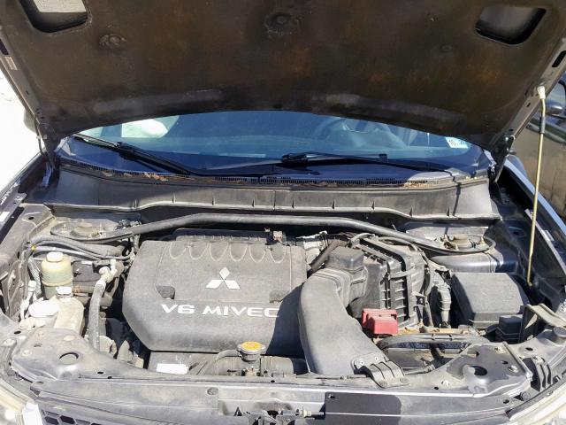 JA4MS31X77U001572 - 2007 MITSUBISHI OUTLANDER ES  ფოტო 7