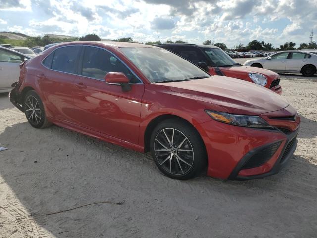4T1G11AK8PU098873 - 2023 TOYOTA CAMRY SE NIGHT SHADE RED photo 4