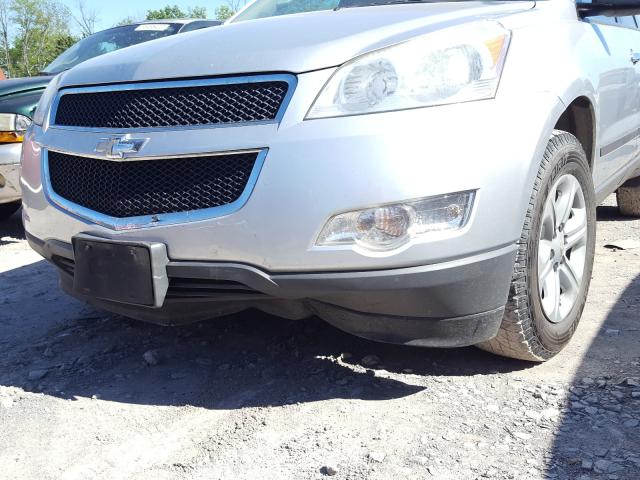 1GNKVEED2BJ331623 - 2011 CHEVROLET TRAVERSE LS  photo 9