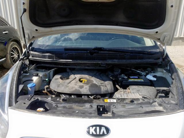 KNAHT8A3XF7115381 - 2015 KIA RONDO  photo 7