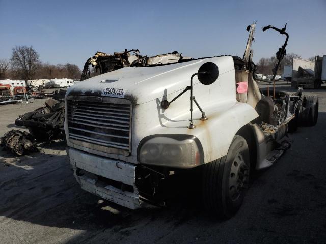 1FUJBBCG52LJ07820 - 2002 FREIGHTLINER CONVENTION ST120 WHITE photo 2