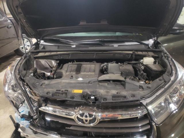 5TDBKRFH2GS305480 - 2016 TOYOTA HIGHLANDER LE GRAY photo 11