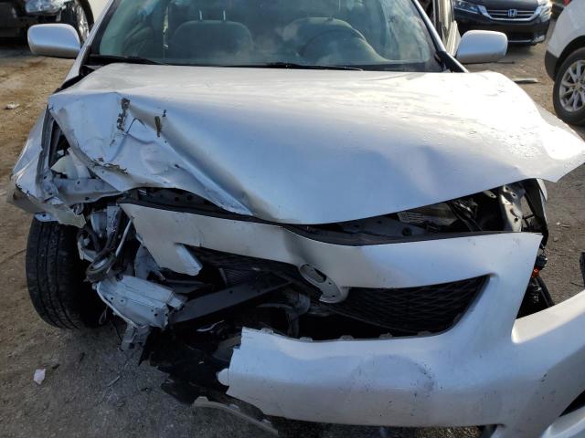 1NXBU4EE3AZ170870 - 2010 TOYOTA COROLLA BASE SILVER photo 11