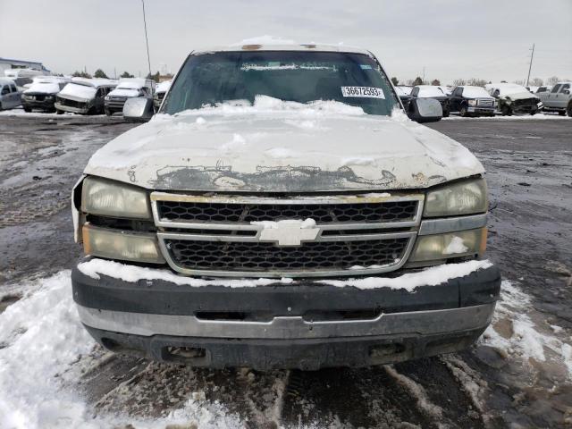 1GCHC33D66F192959 - 2006 CHEVROLET SILVERADO C3500 WHITE photo 5