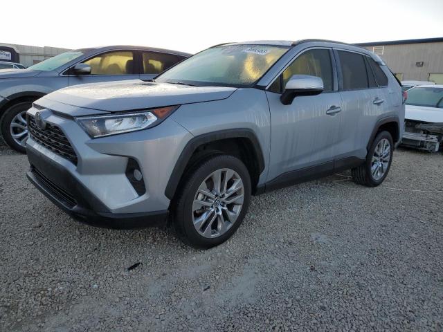 2T3C1RFV9KW022286 - 2019 TOYOTA RAV4 XLE PREMIUM SILVER photo 1