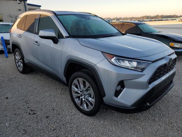 2T3C1RFV9KW022286 - 2019 TOYOTA RAV4 XLE PREMIUM SILVER photo 4