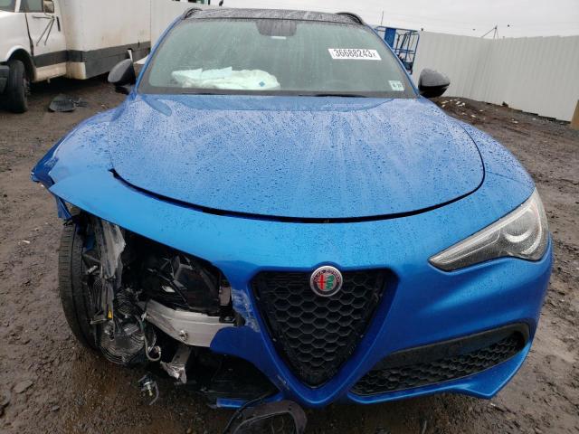 ZASPAKBN2K7C45402 - 2019 ALFA ROMEO STELVIO TI BLUE photo 5