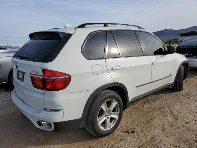 5UXZV4C52D0B00809 - 2013 BMW X5 XDRIVE35I WHITE photo 3