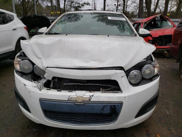 1G1JA6SH2E4207635 - 2014 CHEVROLET SONIC LS თეთრი ფოტო 5