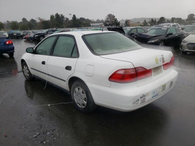 JHMCF8646YC000307 - 2000 HONDA ACCORD DX WHITE photo 2