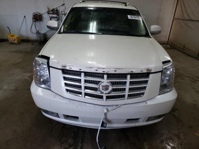 1GYS4AEF5BR132793 - 2011 CADILLAC ESCALADE WHITE photo 5