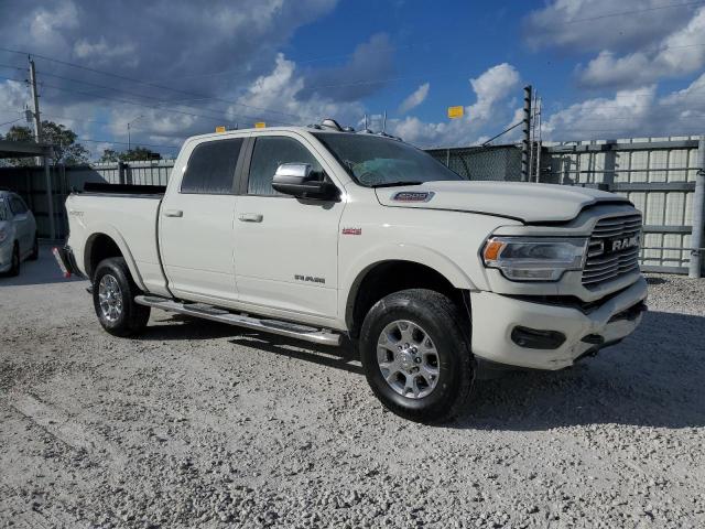 3C6UR5FJ4KG720007 - 2019 RAM 2500 LARAMIE WHITE photo 4