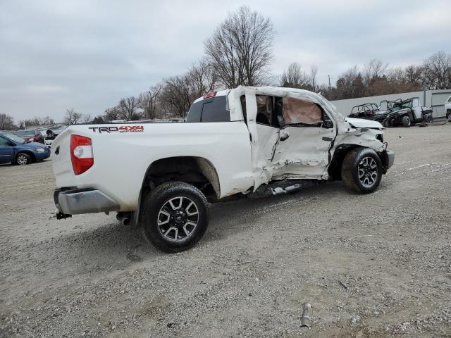 5TFUW5F12KX800502 - 2019 TOYOTA TUNDRA DOUBLE CAB SR/SR5 WHITE photo 3