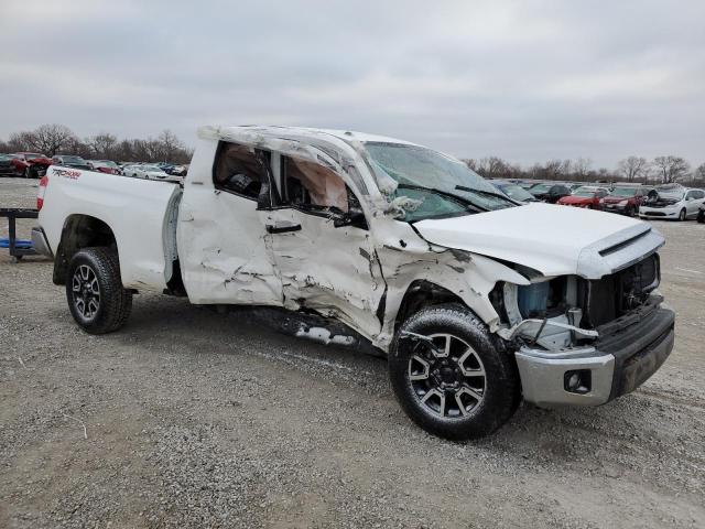 5TFUW5F12KX800502 - 2019 TOYOTA TUNDRA DOUBLE CAB SR/SR5 WHITE photo 4