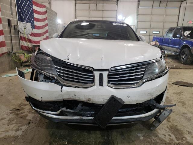 2LMTJ8LR3GBL38634 - 2016 LINCOLN MKX RESERVE WHITE photo 5