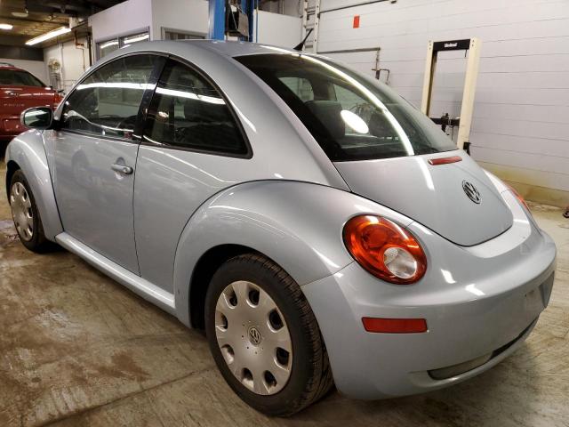 3VWPG3AGXAM008187 - 2010 VOLKSWAGEN NEW BEETLE Silber Foto 2