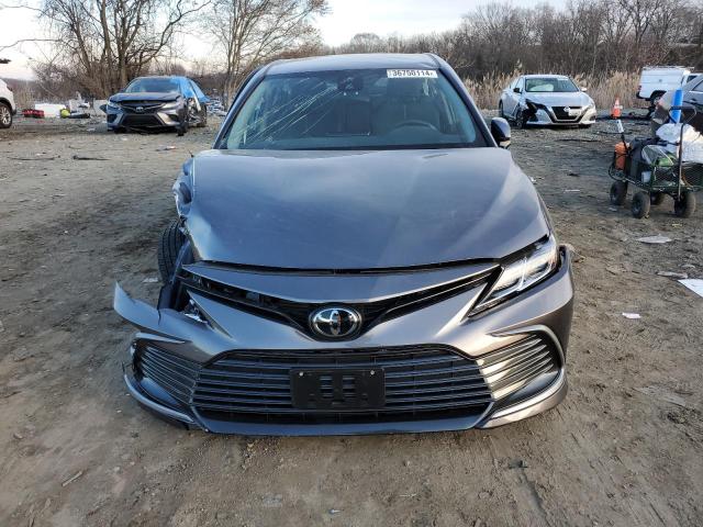 4T1C11AK0PU785554 - 2023 TOYOTA CAMRY LE GRAY photo 5