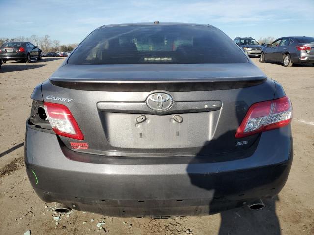 4T1BK3EK6BU125686 - 2011 TOYOTA CAMRY SE GRAY photo 6