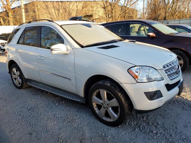 4JGBB8GB1BA671498 - 2011 MERCEDES-BENZ ML 350 4MATIC WHITE photo 4