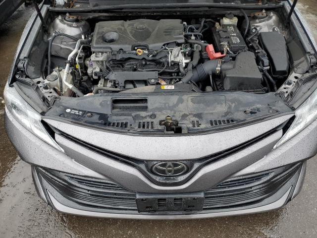 4T1B11HK0JU530881 - 2018 TOYOTA CAMRY L GRAY photo 11