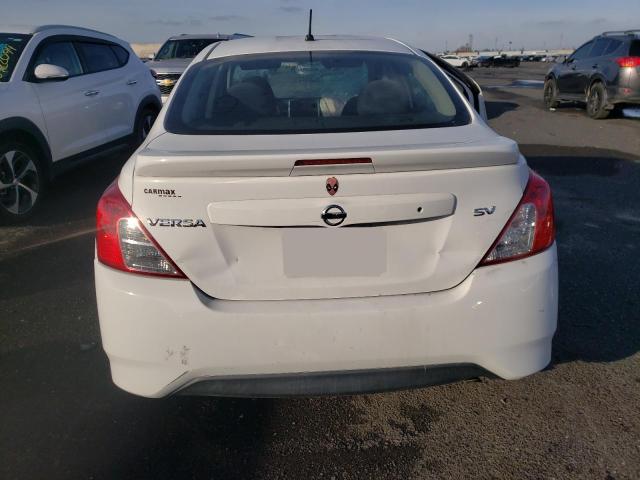 3N1CN7AP5JL839202 - 2018 NISSAN VERSA S WHITE photo 6