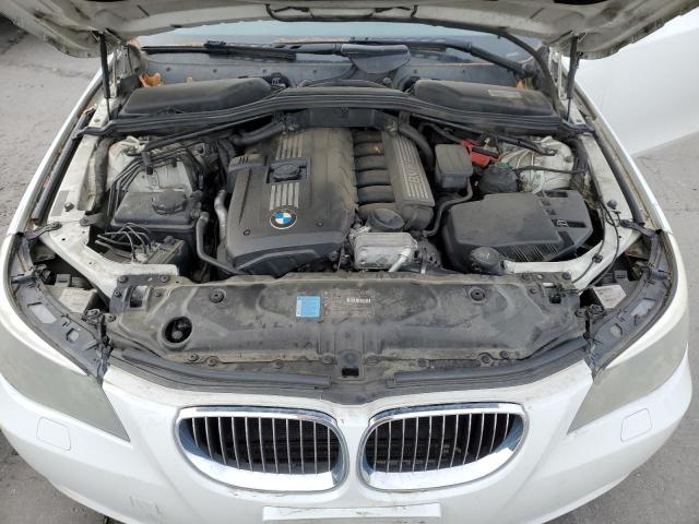 WBANV1C56AC157730 - 2010 BMW 528 XI WHITE photo 11