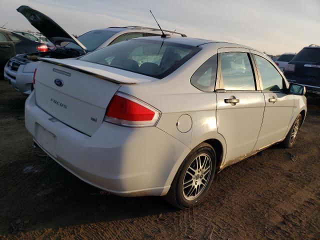 1FAHP3FN5AW188697 - 2010 FORD FOCUS SE WHITE photo 3