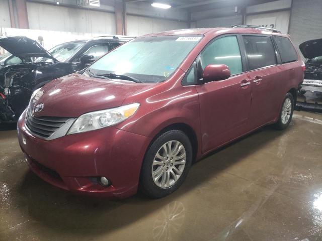 5TDYK3DC0GS700465 - 2016 TOYOTA SIENNA XLE RED photo 1