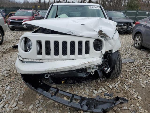 1C4NJRFB5HD194996 - 2017 JEEP PATRIOT LATITUDE WHITE photo 5