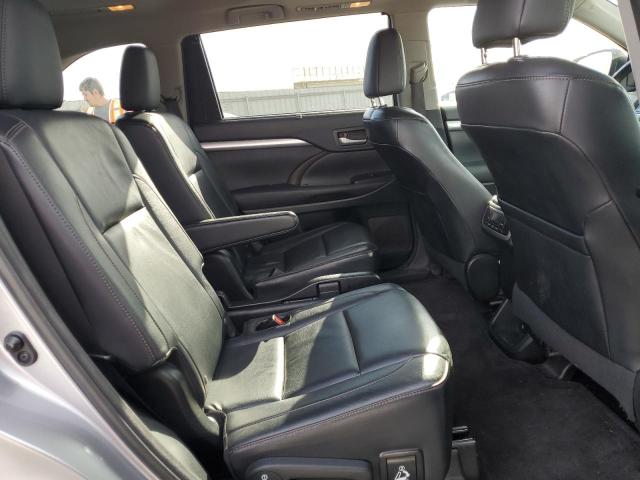 5TDJKRFH3FS112961 - 2015 TOYOTA HIGHLANDER XLE 银色 照片 11