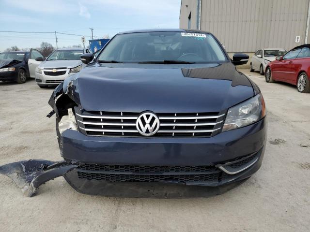 1VWBN7A38EC070036 - 2014 VOLKSWAGEN PASSAT SE BLUE photo 5