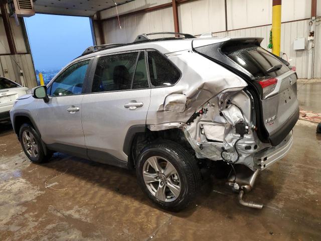 2T3P1RFV8PC379887 - 2023 TOYOTA RAV4 XLE SILVER photo 2