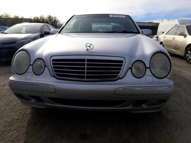 WDBJF70J4YB067932 - 2000 MERCEDES-BENZ E 430 SILVER photo 5