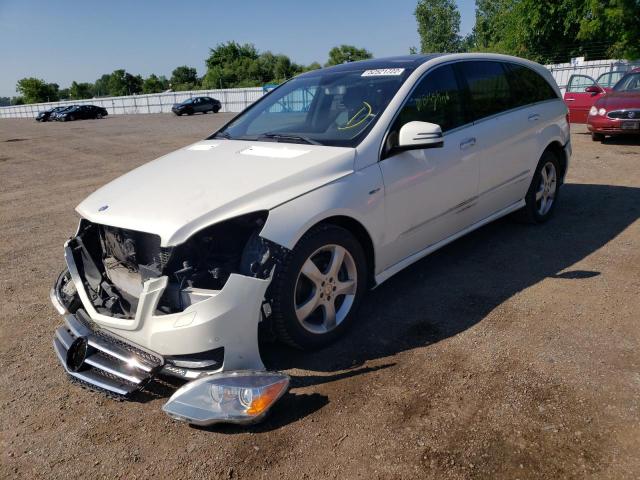 4JGCB2FE6BA124451 - 2011 MERCEDES-BENZ R 350 BLUETEC WHITE photo 2