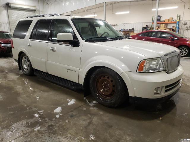 5LMFU28596LJ07834 - 2006 LINCOLN NAVIGATOR WHITE photo 4