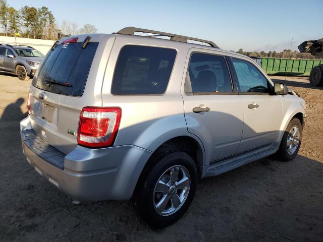 1FMCU0DG9BKA96710 - 2011 FORD ESCAPE XLT SILVER photo 3