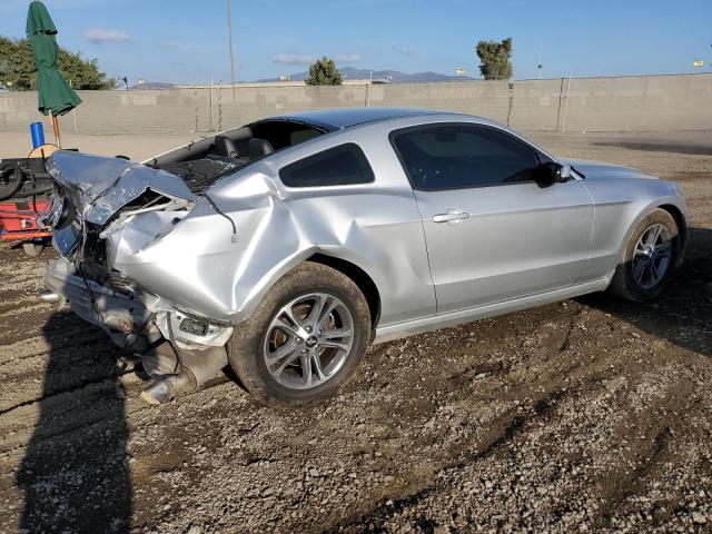 1ZVBP8AMXE5304593 - 2014 FORD MUSTANG SILVER photo 3