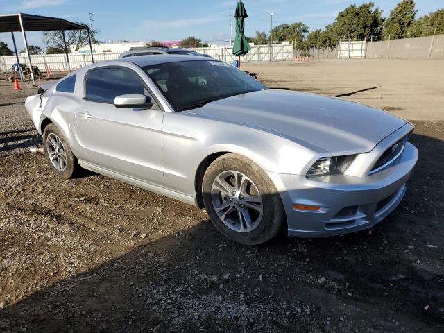 1ZVBP8AMXE5304593 - 2014 FORD MUSTANG SILVER photo 4