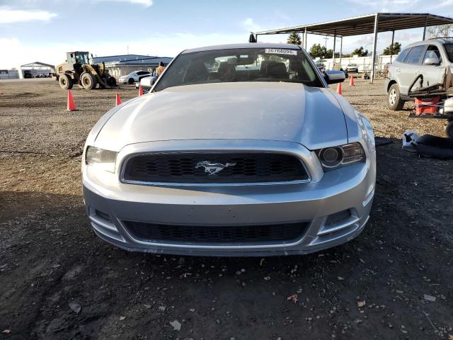 1ZVBP8AMXE5304593 - 2014 FORD MUSTANG SILVER photo 5