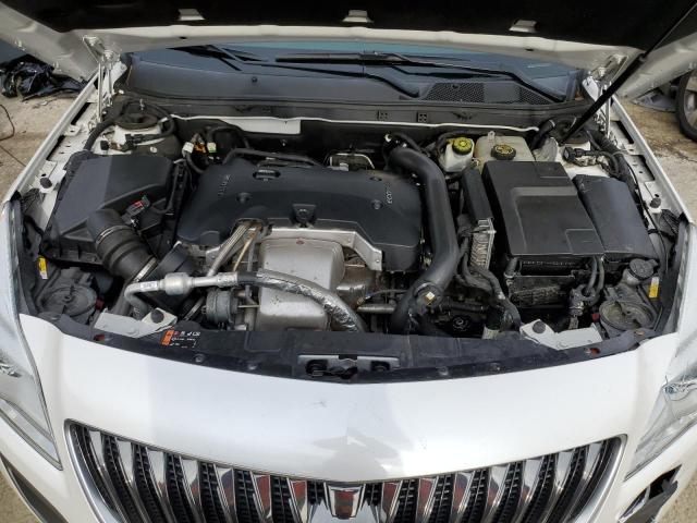 2G4GU5GX0H9148391 - 2017 BUICK REGAL GS თეთრი ფოტო 11