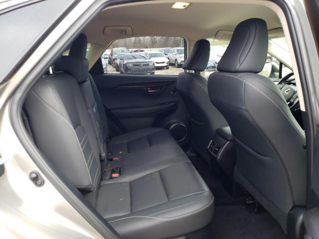 JTJYARBZ3J2107272 - 2018 LEXUS NX 300 BASE Srebrny zdjęcie 11