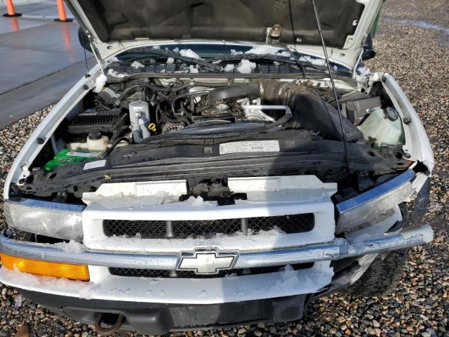 1GNCT18W4WK247786 - 1998 CHEVROLET BLAZER WHITE photo 12