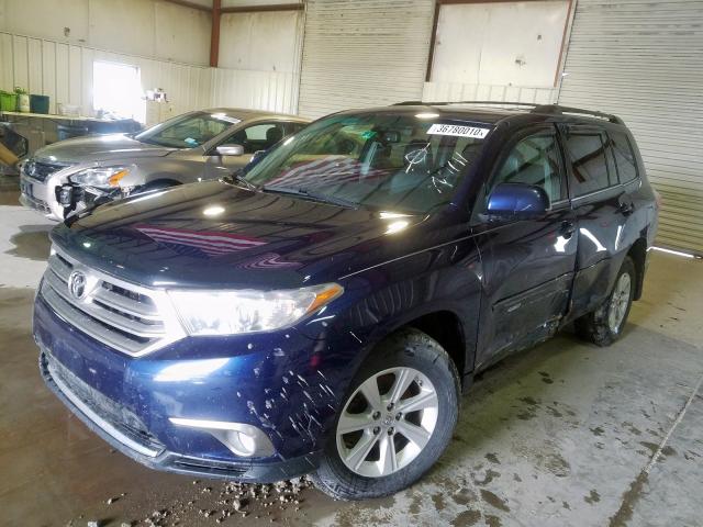 5TDBK3EH8BS066444 - 2011 TOYOTA HIGHLANDER BASE  фото 2