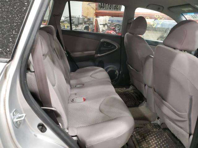 JTMBD33V176040570 - 2007 TOYOTA RAV4 SILVER photo 11