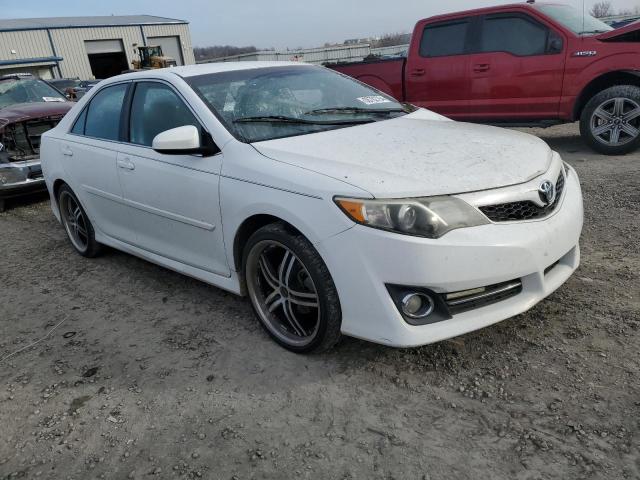 4T1BF1FK7DU262677 - 2013 TOYOTA CAMRY L WHITE photo 4