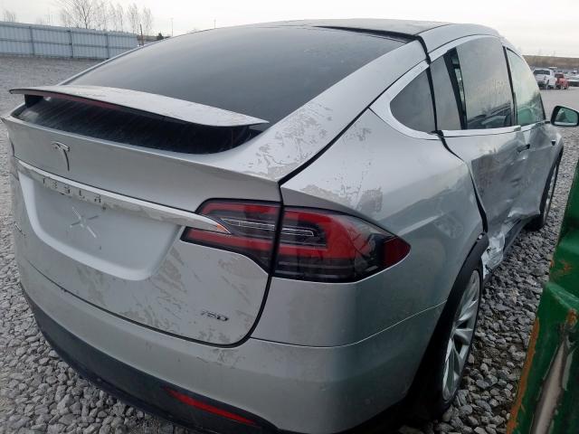 5YJXCAE28JF105281 - 2018 TESLA MODEL X  photo 4