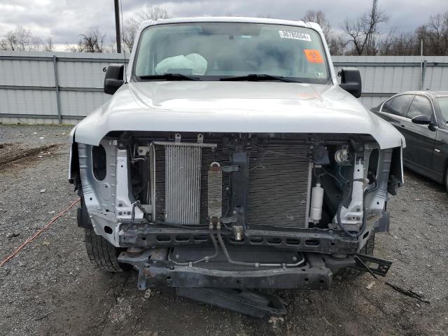 5BZBF0AAXCN200342 - 2012 NISSAN NV 3500 S SILVER photo 5